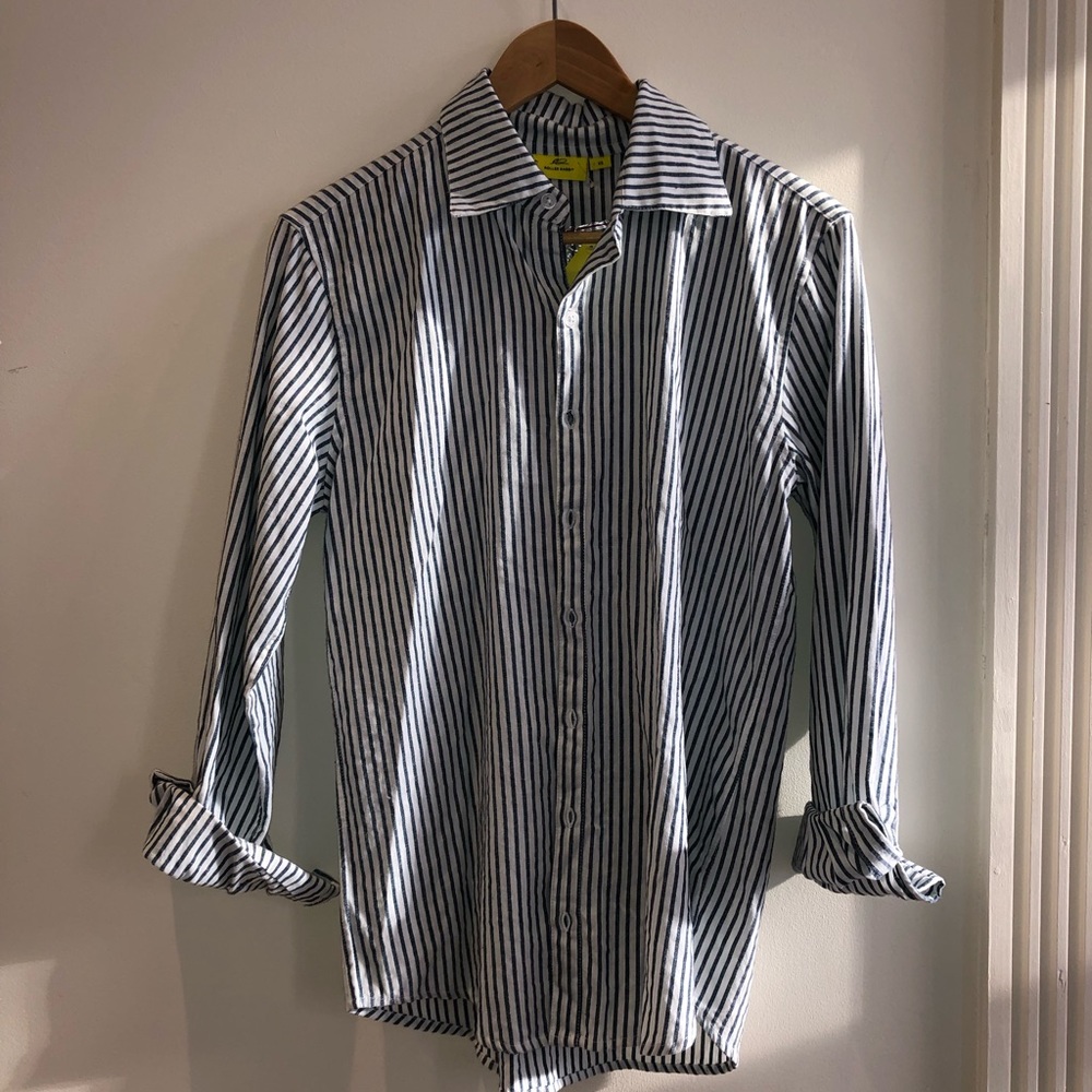 Roller Rabbit Button Down - Picture 2 of 4